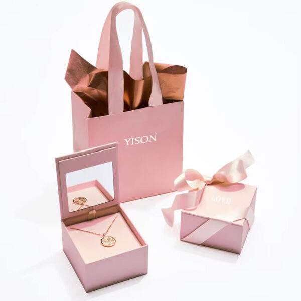 Jewellery sets box with mirror